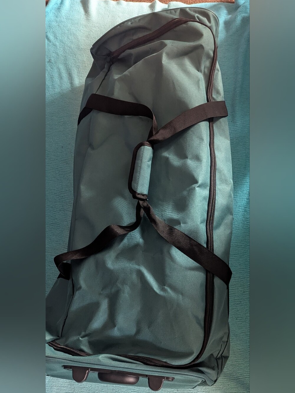 40" Mega Rolling Duffel Bag in Evergreen
